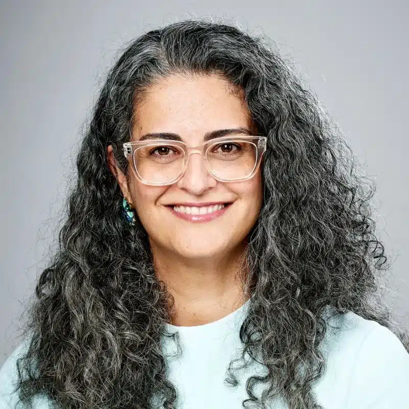 Sera Mirzabegian 800 x 800