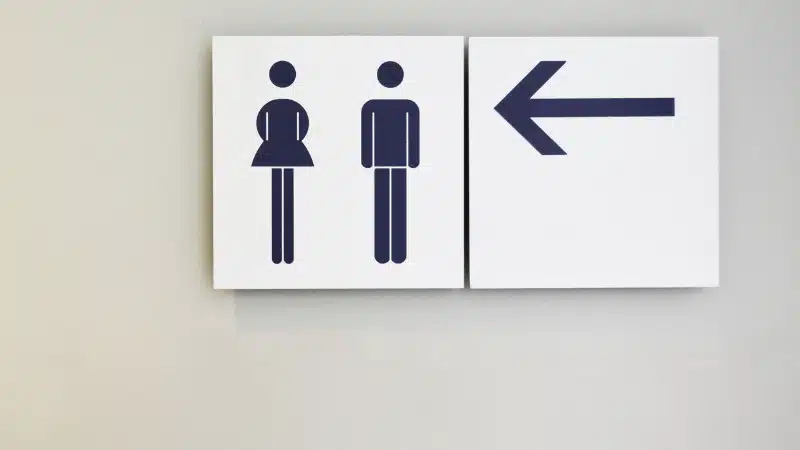 Public toilet image 800 x 450